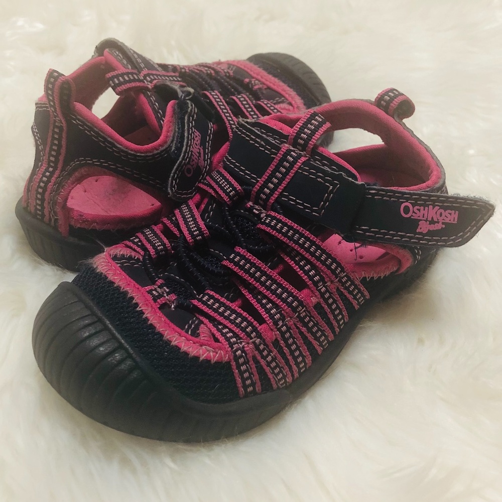 OshKosh Girl's Toddler sz 13  Everyplay Flexible Outsole Bump Toe Sandal…